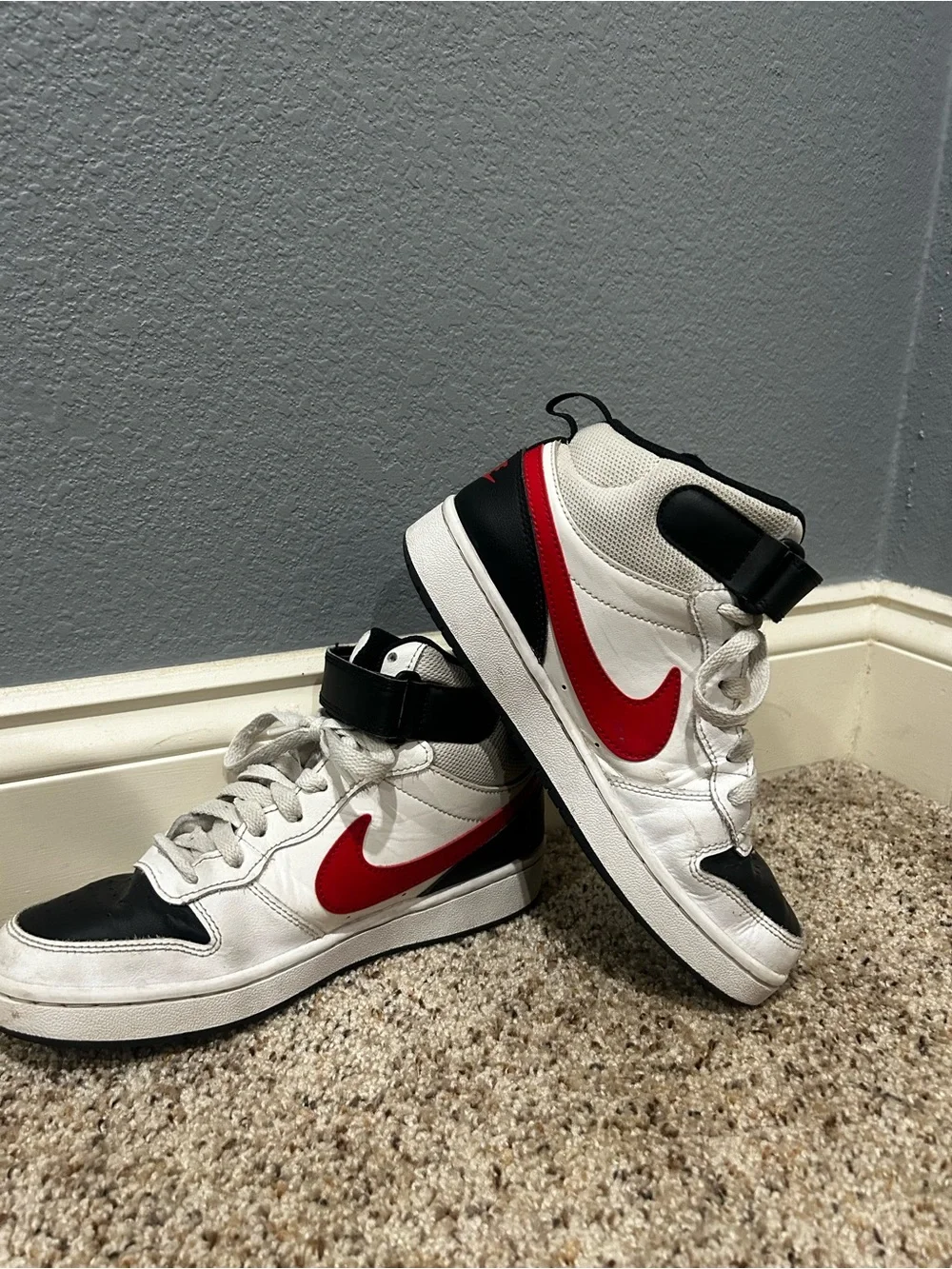 Nike classic mid